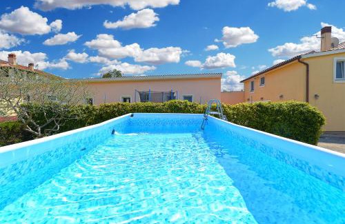 Skatari House | House Kristina 1203