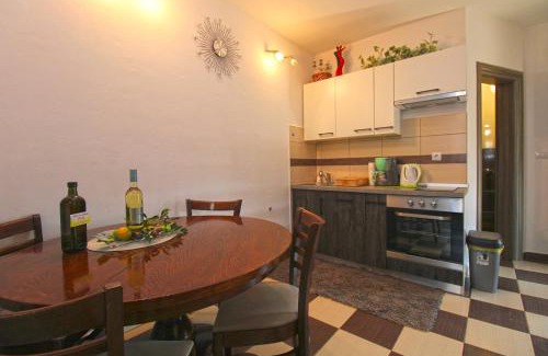 Liznjan House | House Marija 1801