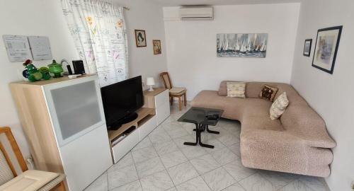 Necujam House | House More