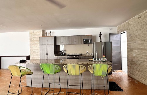 Acapulco House | House on the beach near the bar at the foot of the slope (pool and pet friendly)