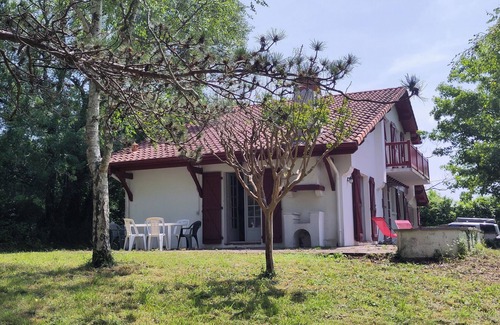 Saint-Pee-sur-Nivelle House | House near Ascain