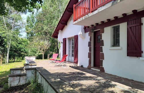 Saint-Pee-sur-Nivelle House | House near Ascain