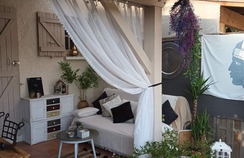 Molini House | House near PORTICCIO, 3 minutes from the beach, with mountain views, parking and small garden.