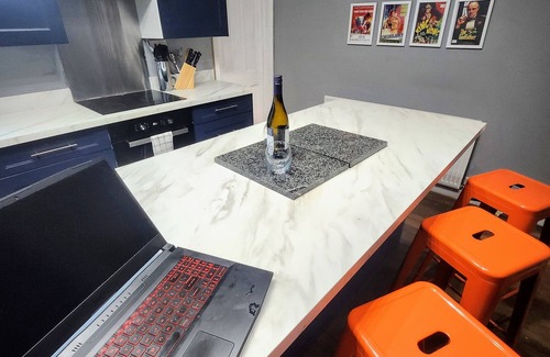 Hanham House | House near restaurants, park and pubs, perfect for pets!