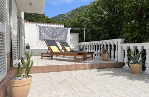 Vratarusa Apartment | House Niko - "MaxSea" 2-day suite with sauna - 1 minut from the beach