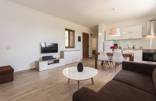 Loborika House | House Nina - House with a heated pool