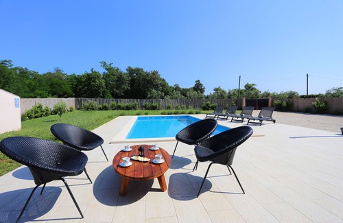 Loborika House | House Nina - House with a heated pool