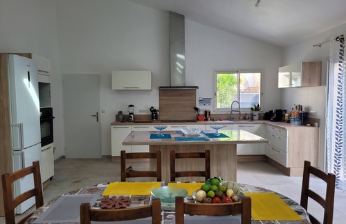 Lezignan-la-Cebe House | House of charm prox pezenas, sea and lake