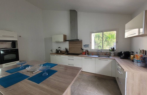 Lezignan-la-Cebe House | House of charm prox pezenas, sea and lake