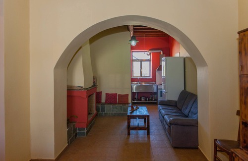 Gramvousa House | House of colors in Zerviana village
