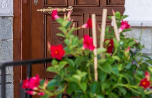 Makrirrakhi Apartment | House of Gardenia