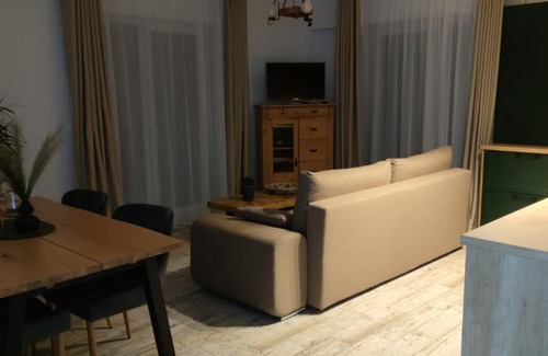 Campulung Moldovenesc Apartment | House of OM