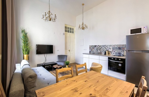 Tel Aviv City Center Apartment | House of Palm
