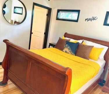 Downtown House | HOUSE OF ROCK - DOWNTOWN, RUPP ARENA, KEENELAND, HORSE PARK
