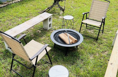 Crystal River House | House of Shells 🐚 Fenced yard, 🐶 friendly, 🔥 pit