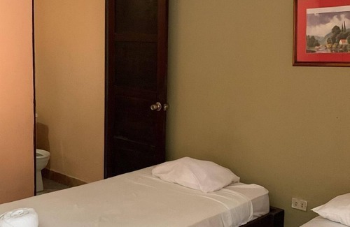 Tarcoles Hotel | House of the Macaws