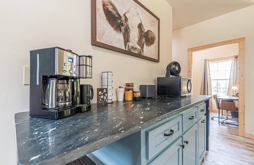 Dahlonega House | House on 5+ acres, Fenced Yard, Fire Pit, Wineries, Iron Mtn & Mountain View!