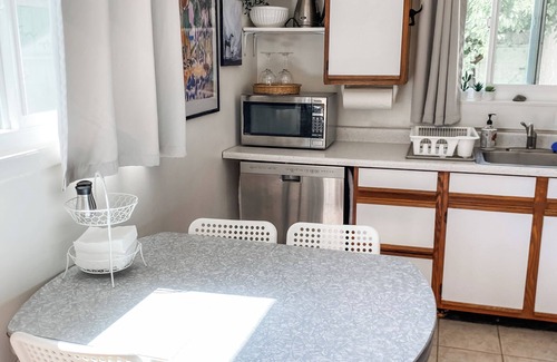 Baywood Park House | House on Bay, dogs, kids, kitchen, great location