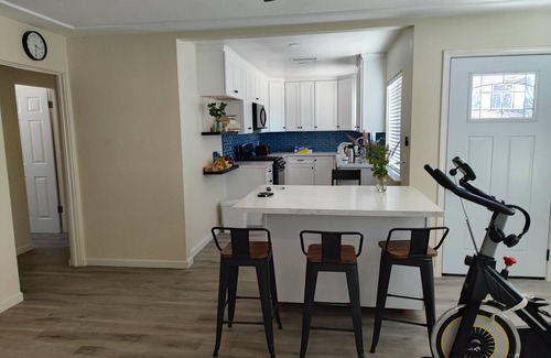 El Cajon House | House on big lot with deck, front yard, medium term