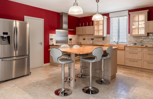 St.-Remy-de-Provence House | House on ST REMY for 12 people, 16X6 heated swimming pool