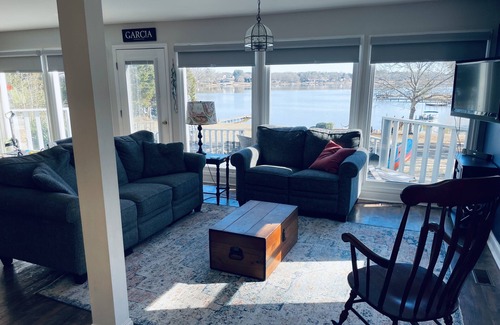 Inman House | House on Lake Bowen with Breathtaking Views of the Water