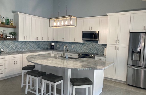 Clear Water Point House | House on lake Conroe, sleeps 7, newly remolded with awesome deck!