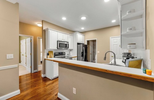 Gainesville House | House on Lake Lanier with Dock and King Bd,10min from restaurantsn