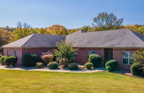 Greenbrier House | House on Large Property Near Dead Center of Total Solar Eclipse Pathway!