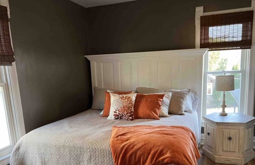 Loudonville House | House on Mohican Strip
