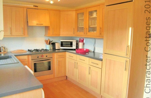 Chipping Norton House | HOUSE ON THE GREEN, family friendly, with a garden in Chipping Norton