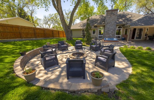 Omaha House | House on the Hill Great for Families