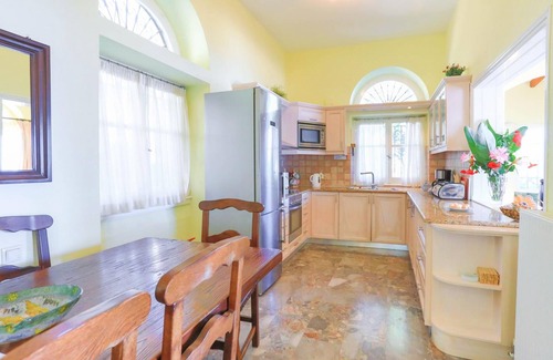 Katavolos Villa | House On The Rocks in Nisaki