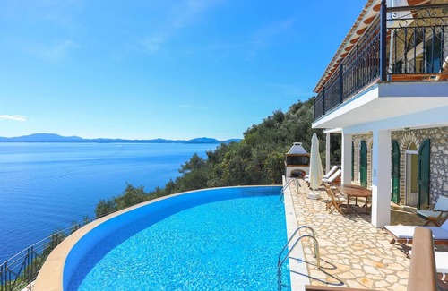 Katavolos Villa | House On The Rocks in Nisaki