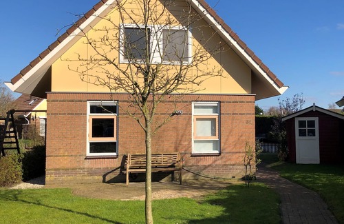 Medemblik House | House on the Zuiderzee beach, vacation home right on the water with Wifi