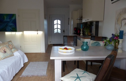 Hohenkirchen House | House Ostseemuschel, 1 minute walk to the beach, 2 terraces and sauna
