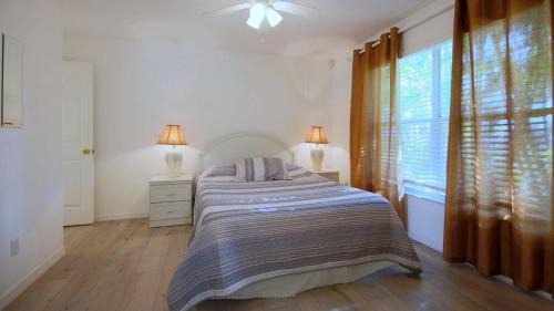 Caloosahatchee House | House Rainbow