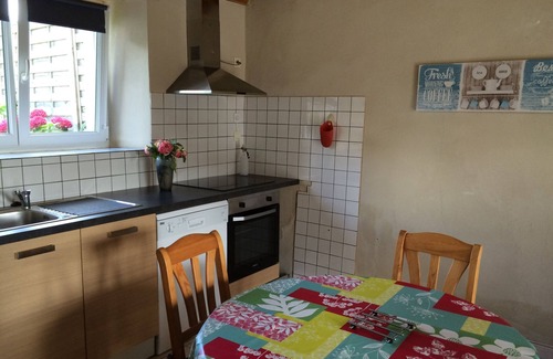 Reville Cottage | House Réville 250 m from the beach