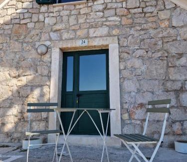 Pirovac Apartment | House Riva