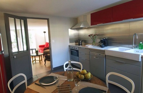 Minimes - Barriere de Paris Apartment | House rue de Négreneys - 64m2, garden access, Minimes - canal du midi.