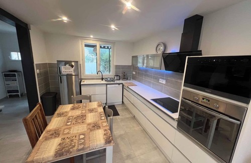 Gruissan Villa | House sea view, air-conditioned, WIFI, private pool, garden, Gruissan village
