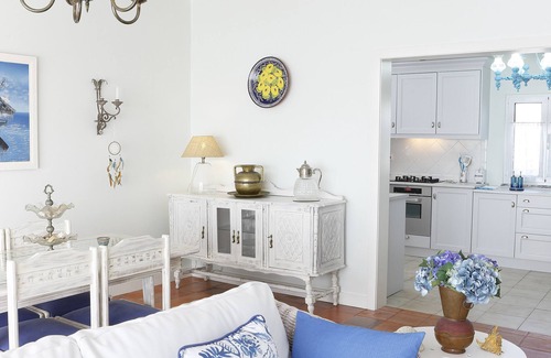 Figueira da Foz Villa | House situated by the sea, on a long white sandy beach.