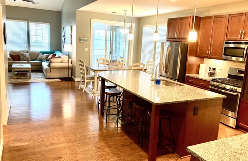 Frankford House | House sleeps 10, steps to pool, indoor/outdoor living, shuttle to Bethany Beach