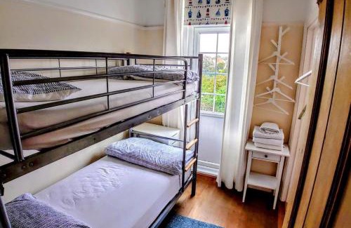 Bexhill-on-Sea House | House - Sleeps 8 - Pet friendly - Garden - Parking