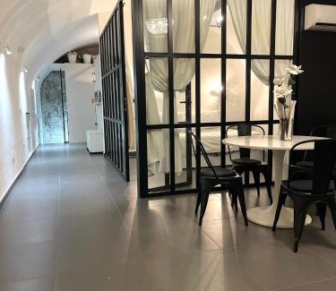 Chiaia Apartment | House Suite Vetriera Napoli