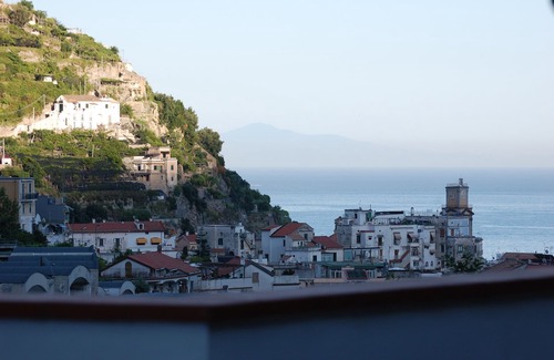 Minori House | House surrounded by a lemon garden with sea view on the Amalfi Coast!