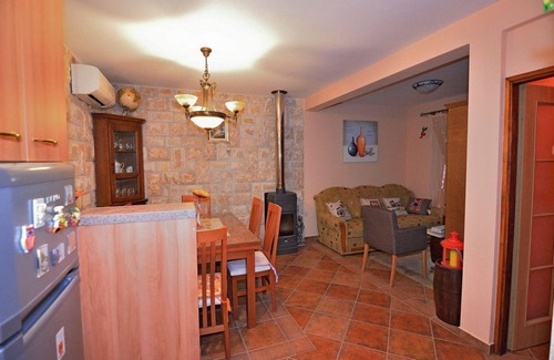 Cove Donja Krusica (Donje selo) House | House Tihanka (71831-K1) - Grohote