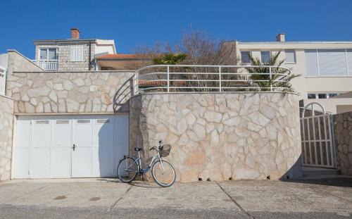 Loviste House | House Victoria