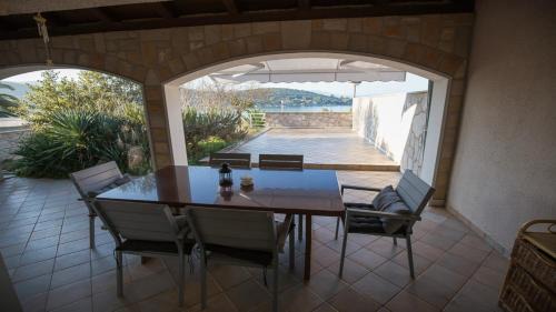 Loviste House | House Victoria