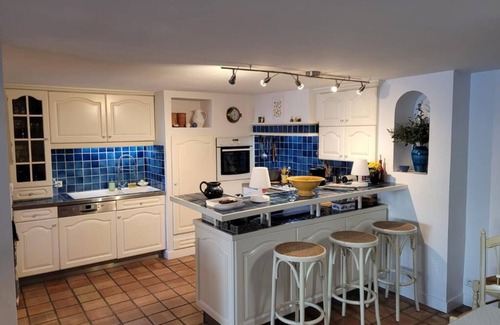 La Londe-les-Maures Villa | House/Villa - La Londe-les-Maures