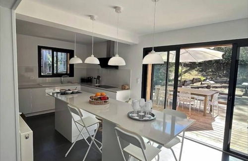 Piraillan Villa | House "Villa MICLO"
